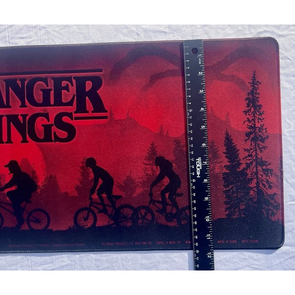 STRANGER THINGS‎ CLASSIC DESK MAT NETFLIX PALADONE - Picture 5 of 5